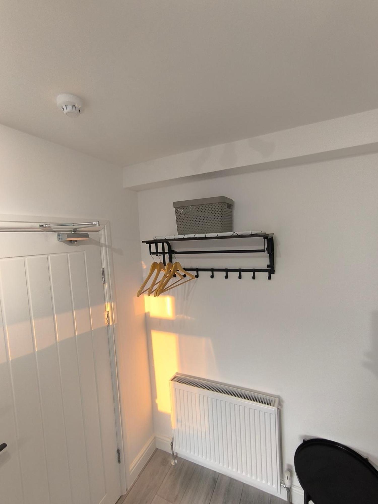 Full Equiped Rooms, Tooting Broadway Station * London
