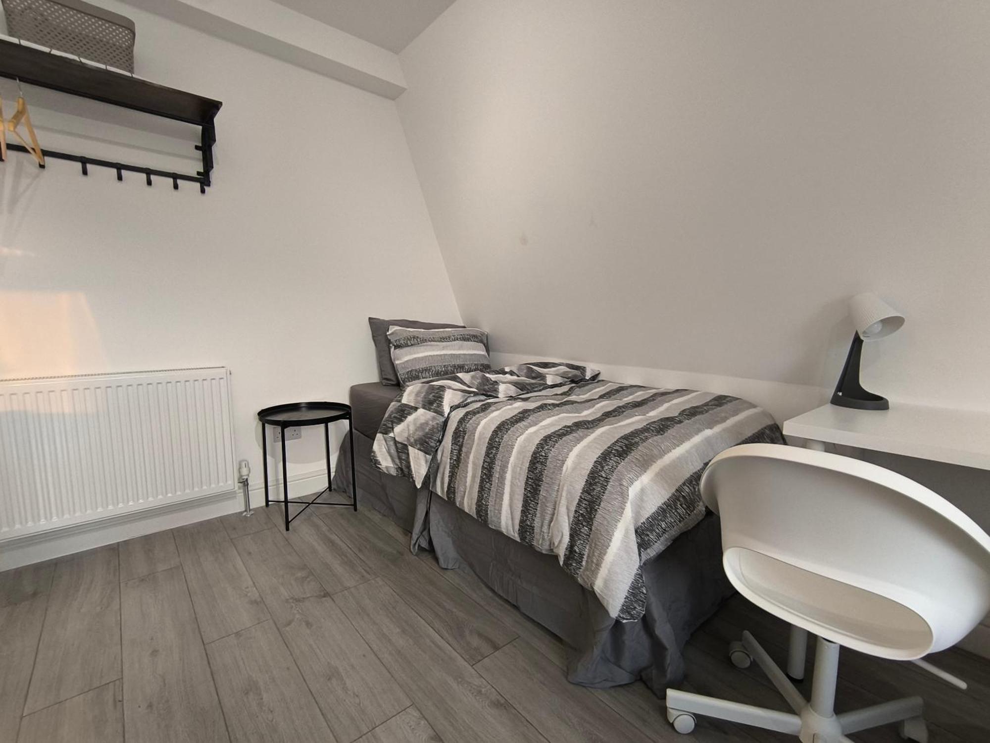 Full Equiped Rooms, Tooting Broadway Station