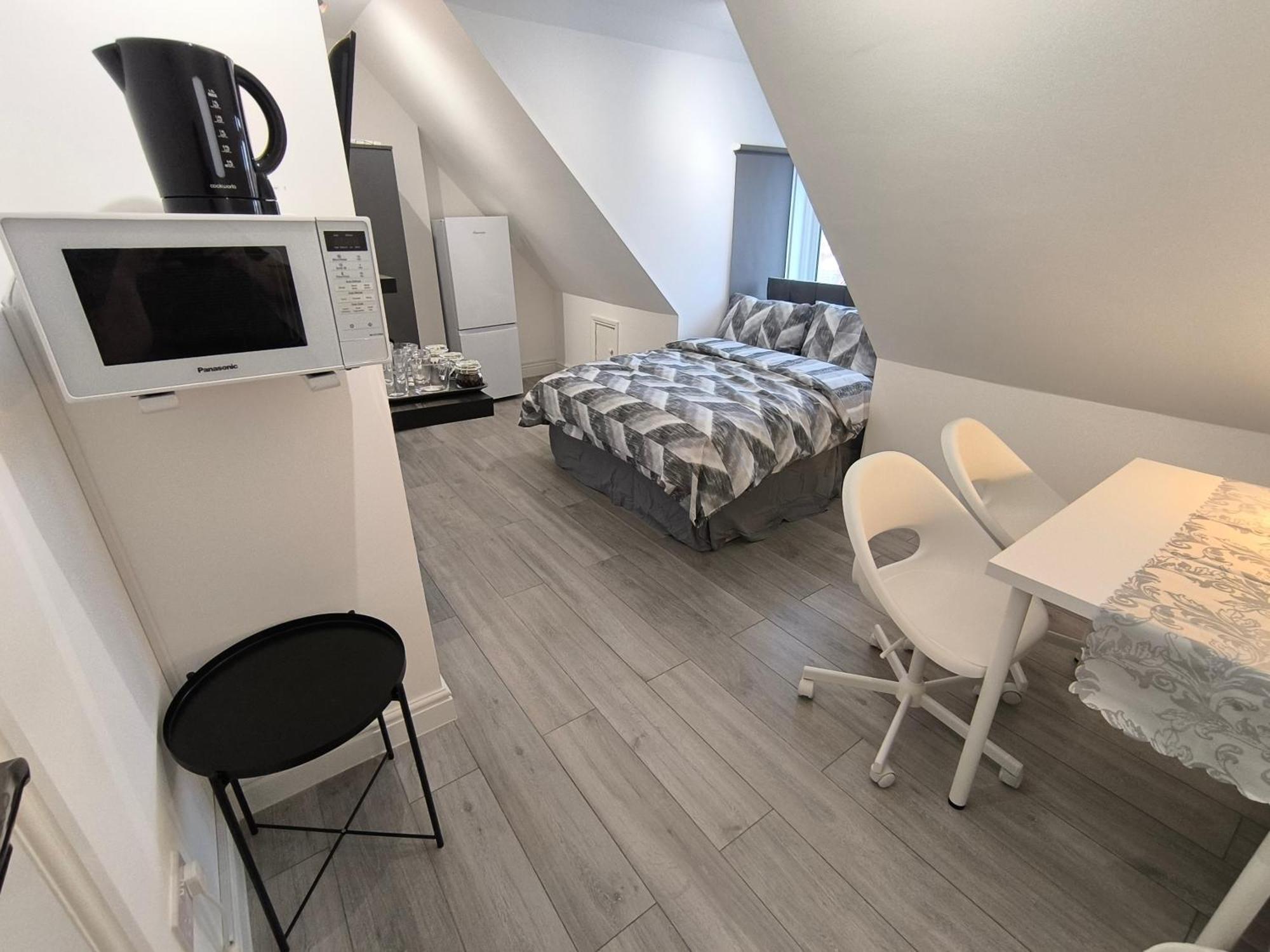 Full Equiped Rooms, Tooting Broadway Station