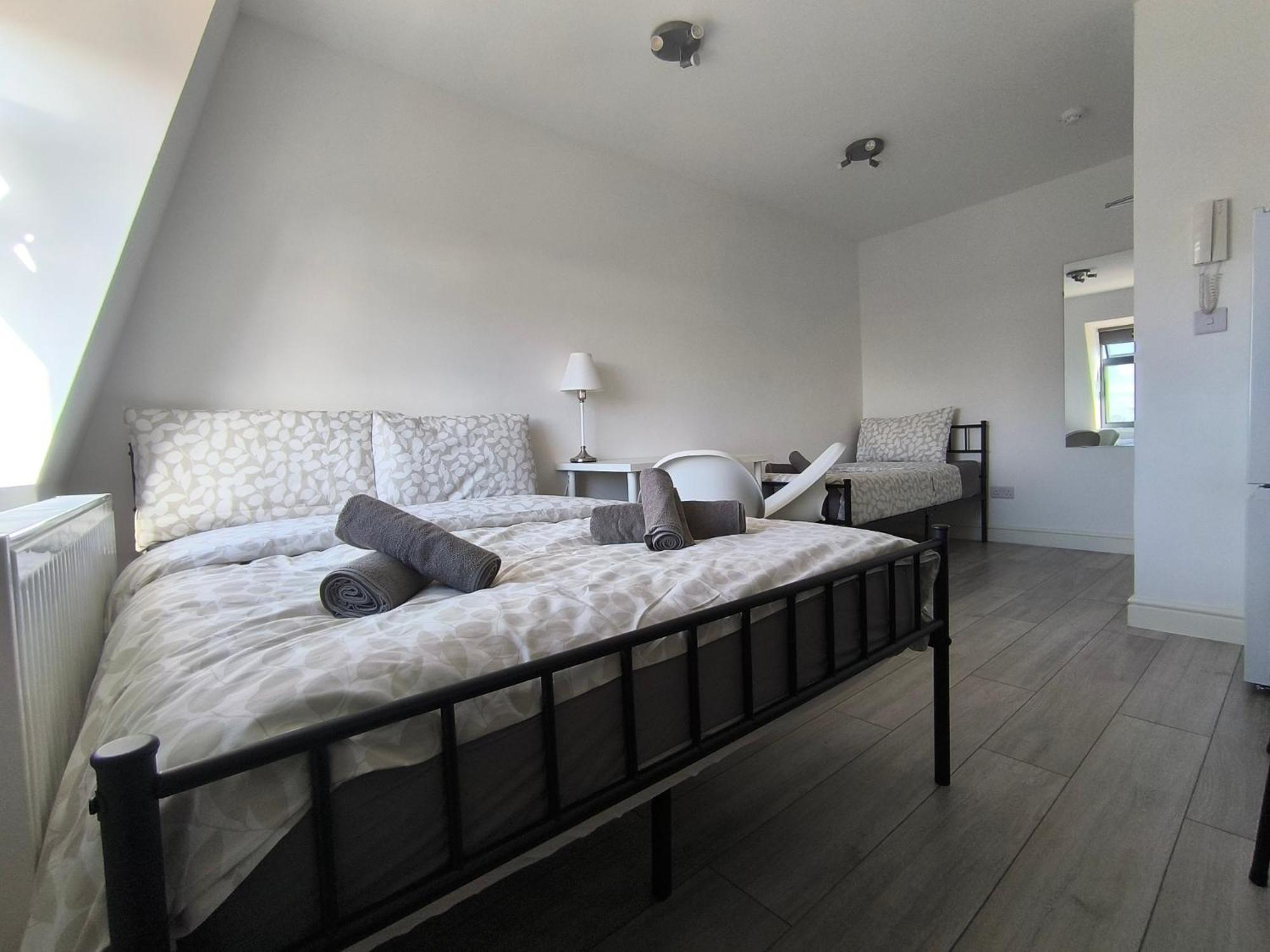 Full Equiped Rooms, Tooting Broadway Station *